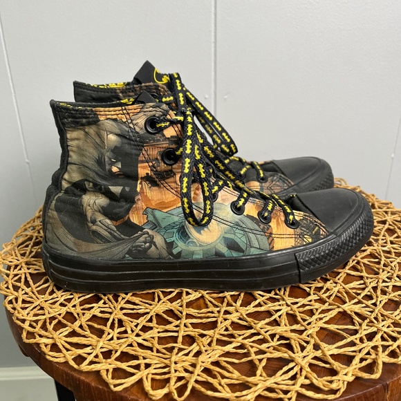 Converse Batman Sneakers High Top Unisex Men's Size 5 Women's 7 - Picture 1 of 11